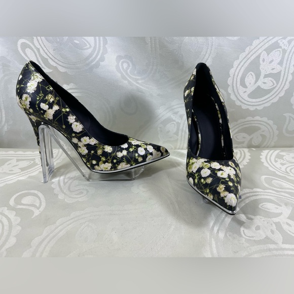 Size 36.5 / approximately 6 in euc - Picture 2 of 9